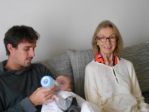 Pauline Lemal avec Edouard Roger-Vasselin et son arrière petit-fils, Mateo