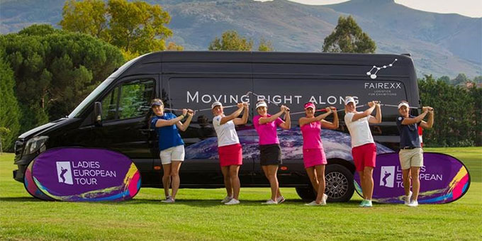 La team Europe pose devant le camion Fairexx partenaire logistique du Ladies European Tour - Crédit photo : © LET