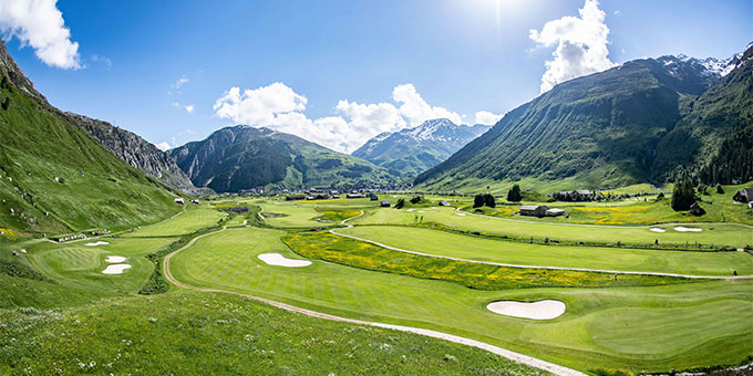 גולף בשוויץ דרך הרים ונפלאות