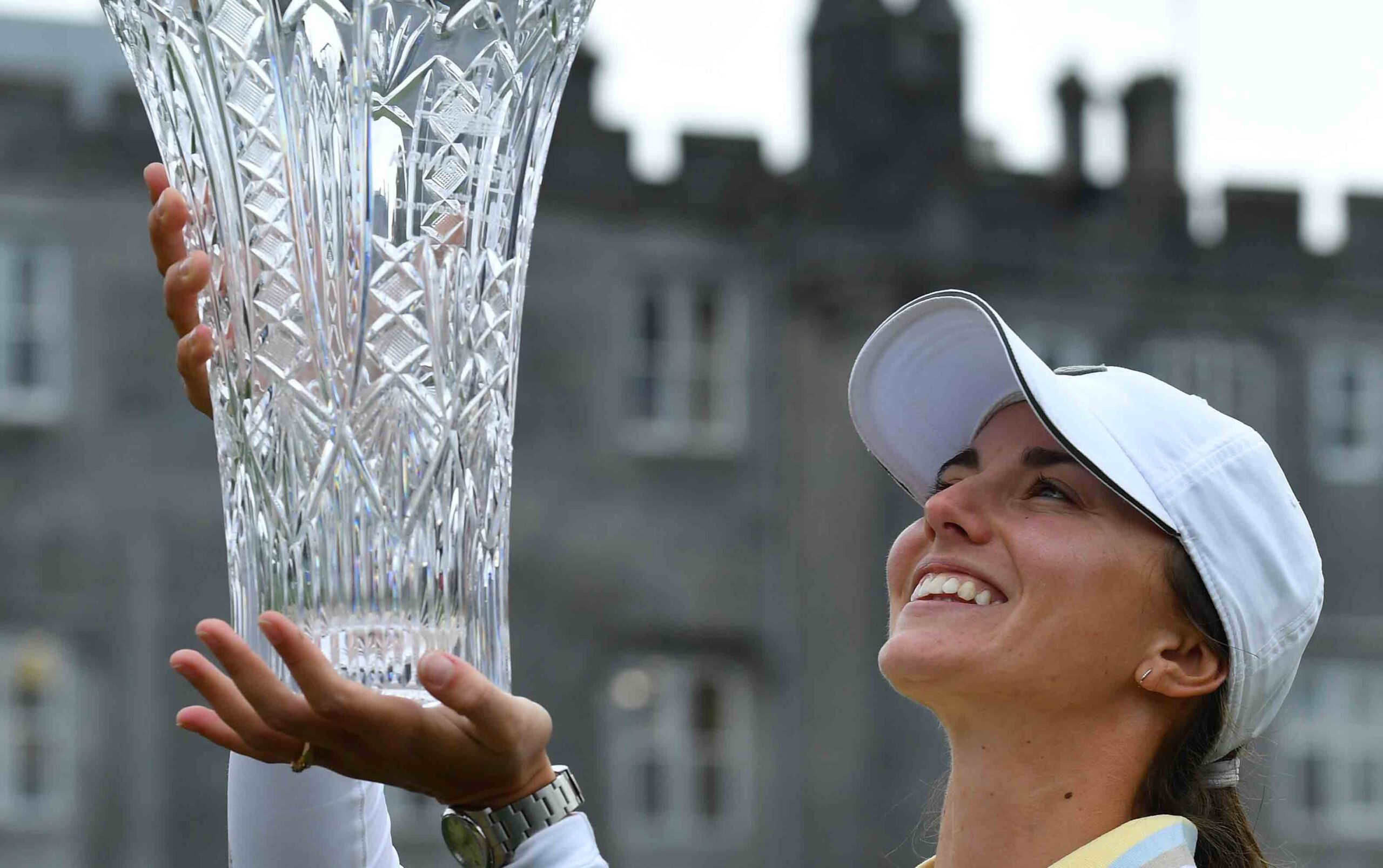 Klara Spilkova wins in Ireland