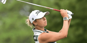 Pauline Roussin-Bouchard monte sur le podium à Singapour - Credit: Mark Runnacles/LET