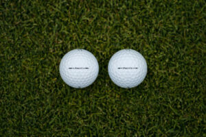 Les balles Titleist Pro V1 2027 passent au test du Tour